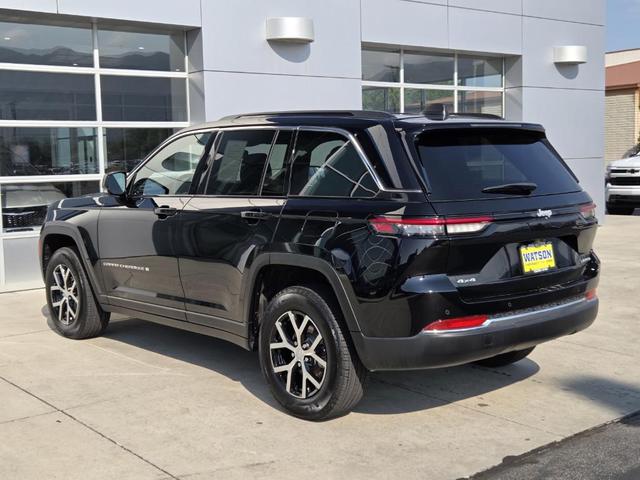 Photo of 2024 Black Jeep Grand Cherokee