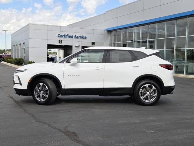 Photo of 2023 White Chevrolet Blazer
