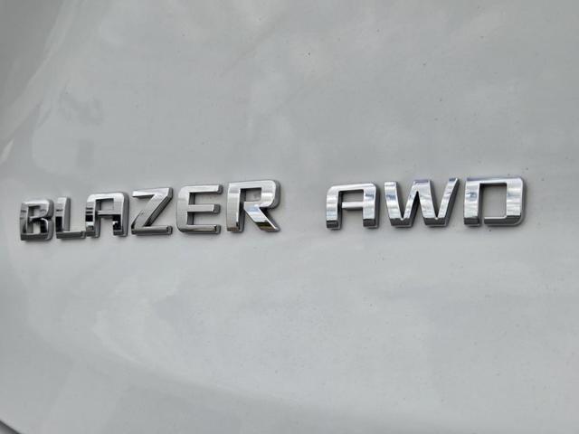 Photo of 2023 White Chevrolet Blazer