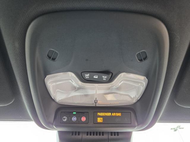 Photo of 2023 Summit White Chevrolet Colorado