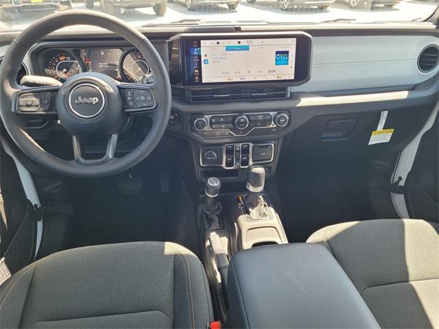 Photo of 2025 Bright White Clearcoat Jeep Wrangler