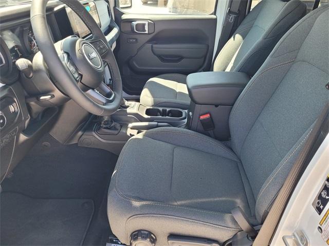 Photo of 2025 Bright White Clearcoat Jeep Wrangler