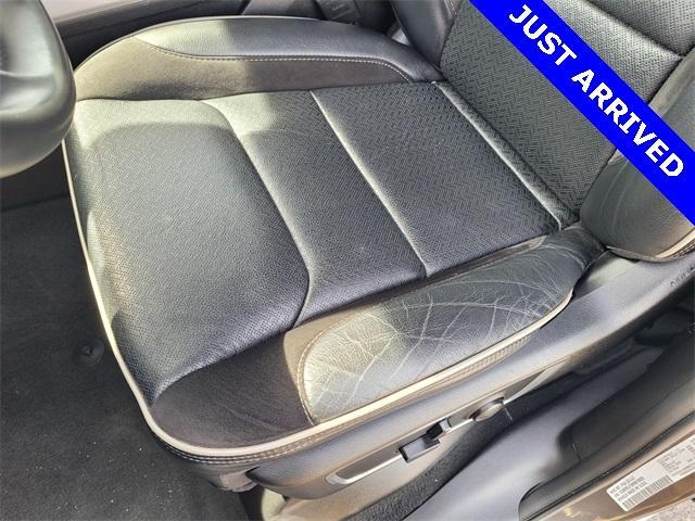 Photo of 2024 Granite Crystal Clearcoat Metallic RAM 1500