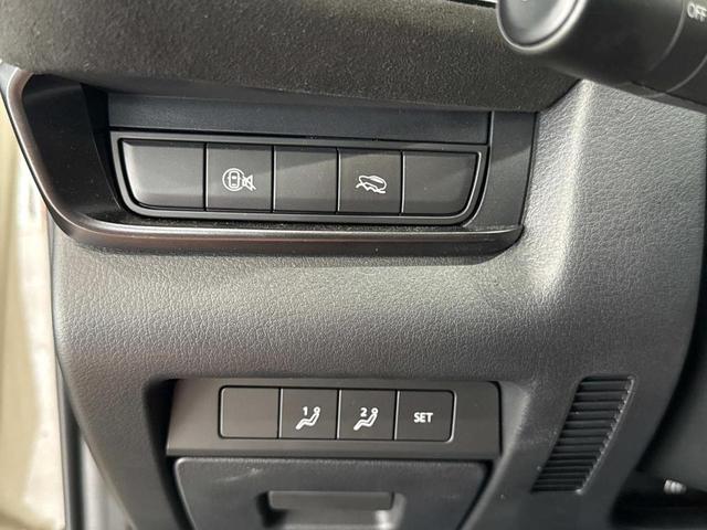 Photo of 2024 Zircon Sand Metalic Mazda CX-30