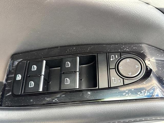 Photo of 2025 Deep Crystal Blue Mica Mazda Mazda3