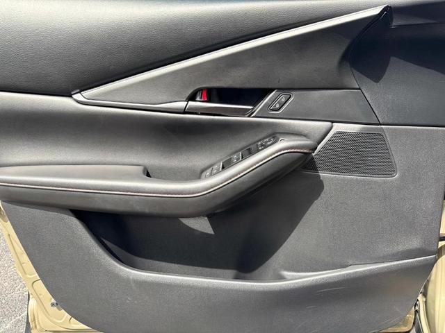 Photo of 2024 Zircon Sand Metalic Mazda CX-30