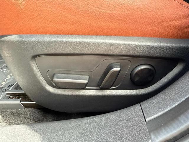 Photo of 2024 Zircon Sand Metalic Mazda CX-30