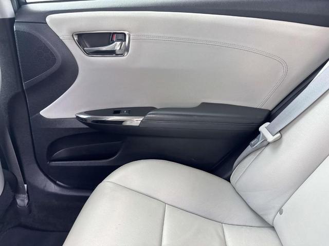 Photo of 2018 Blizzard Pearl Toyota Avalon