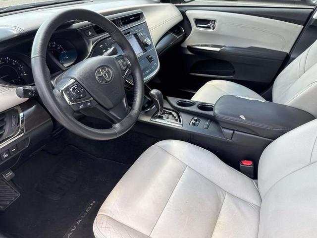 Photo of 2018 Blizzard Pearl Toyota Avalon