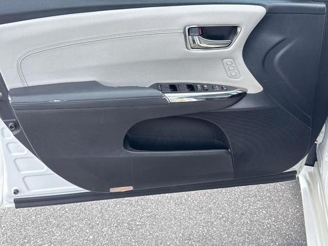 Photo of 2018 Blizzard Pearl Toyota Avalon