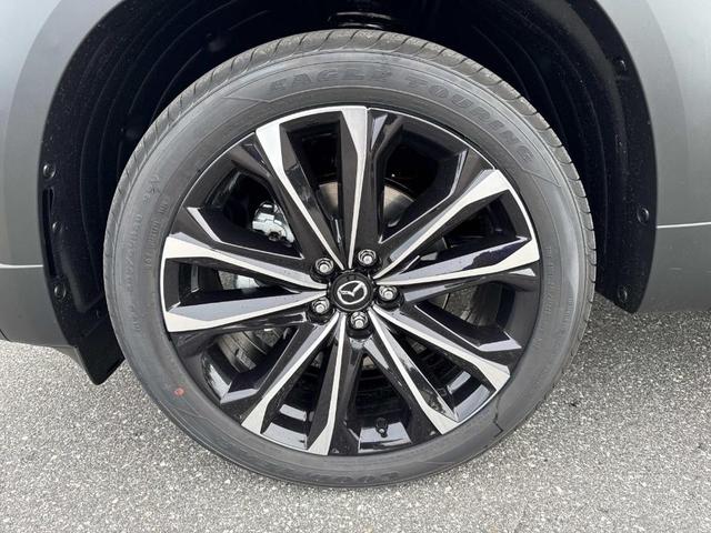 Photo of 2025 Zircon Sand Metallic Mazda CX-50