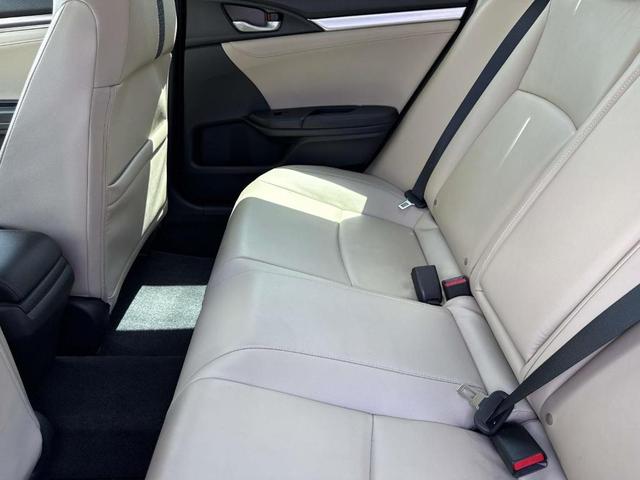 Photo of 2019 Platinum White Pearl Honda Civic