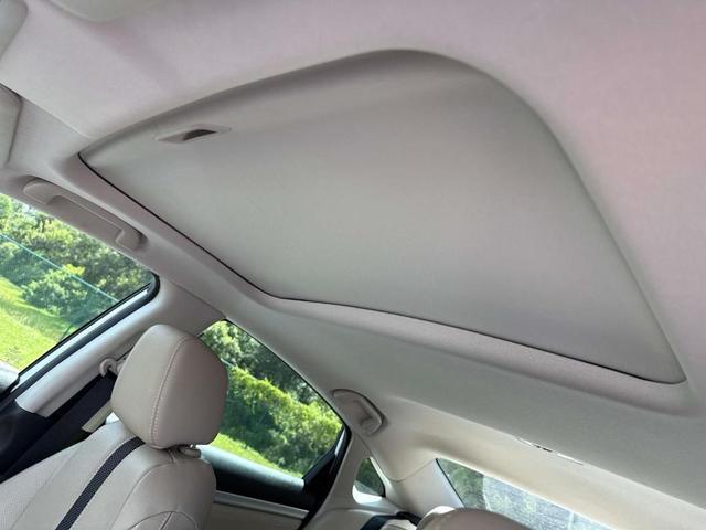 Photo of 2019 Platinum White Pearl Honda Civic