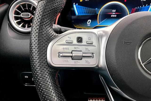 Photo of 2022 Polar White Mercedes-Benz AMG GLB 35