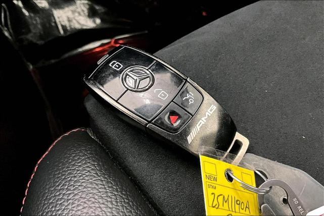 Photo of 2022 Polar White Mercedes-Benz AMG GLB 35