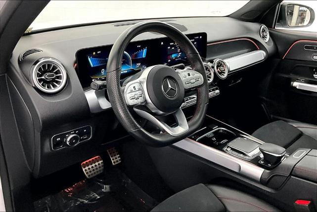 Photo of 2022 Polar White Mercedes-Benz AMG GLB 35