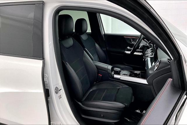 Photo of 2022 Polar White Mercedes-Benz AMG GLB 35