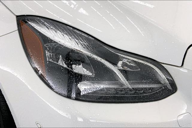 Photo of 2015 White Mercedes-Benz E-Class