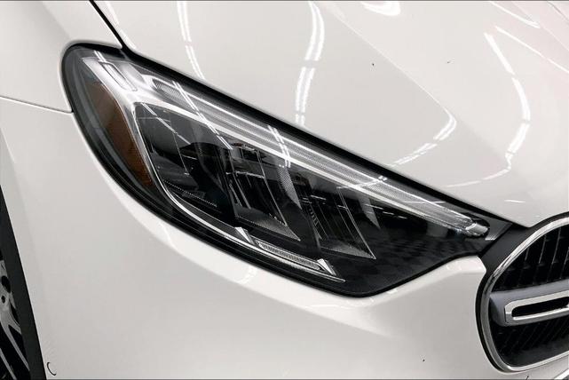 Photo of 2025 Polar White Mercedes-Benz GLC 300
