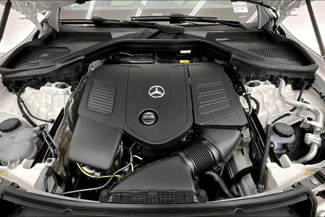 Photo of 2025 Polar White Mercedes-Benz GLC 300