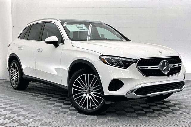 Photo of 2025 Polar White Mercedes-Benz GLC 300