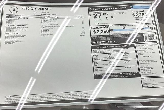 Photo of 2025 Polar White Mercedes-Benz GLC 300