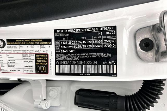 Photo of 2025 Polar White Mercedes-Benz GLC 300