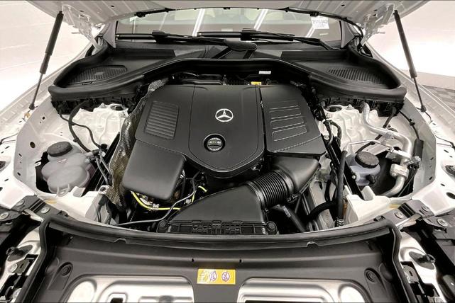 Photo of 2025 Polar White Mercedes-Benz GLC 300