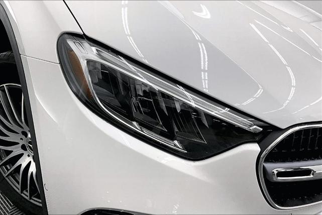 Photo of 2025 Polar White Mercedes-Benz GLC 300