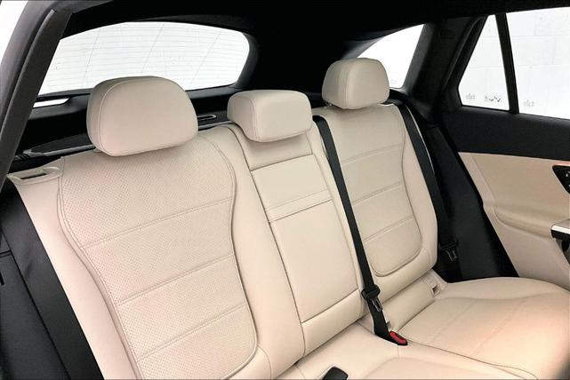 Photo of 2025 Polar White Mercedes-Benz GLC 300