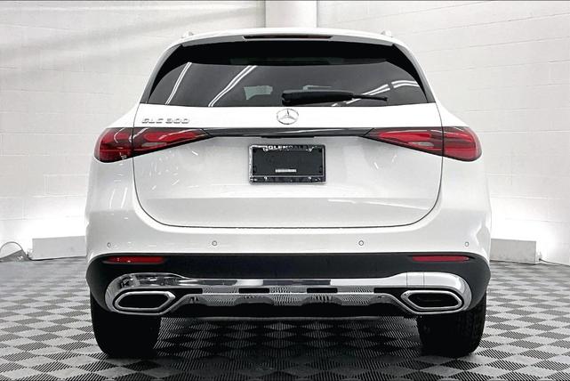 Photo of 2025 Polar White Mercedes-Benz GLC 300