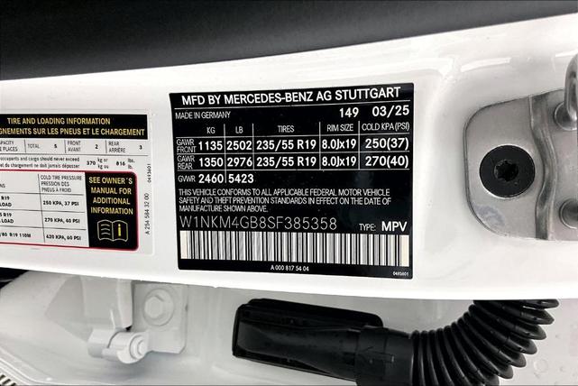 Photo of 2025 Polar White Mercedes-Benz GLC 300