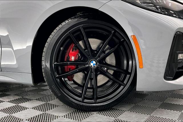 Photo of 2023 Gray BMW 430