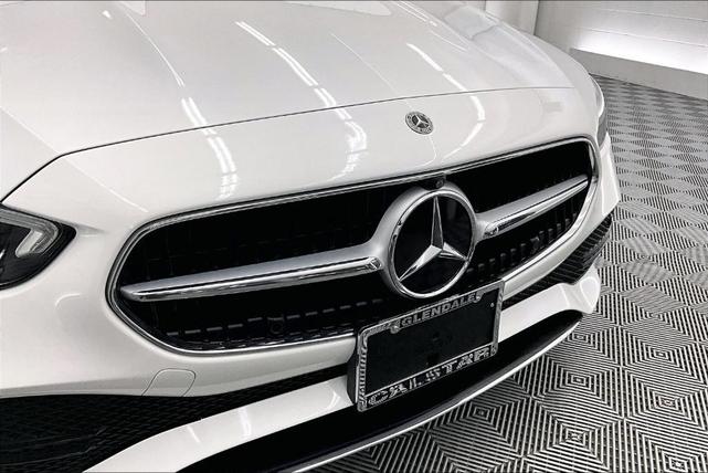 Photo of 2023 White Mercedes-Benz C-Class
