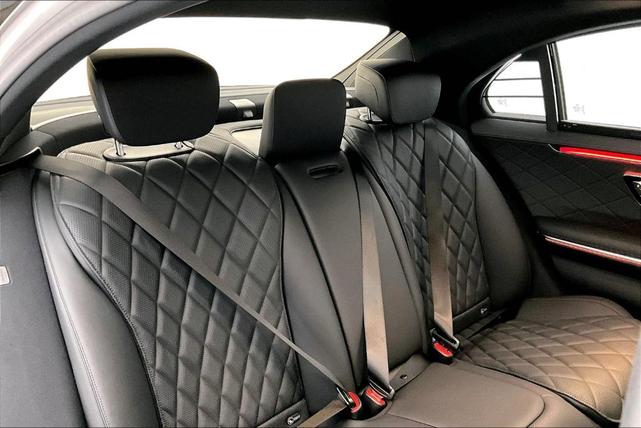 Photo of 2025 Obsidian Black Mercedes-Benz S-Class