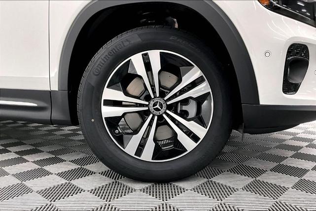 Photo of 2025 Polar White Mercedes-Benz GLB 250