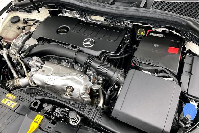 Photo of 2022 Polar White Mercedes-Benz GLA 250