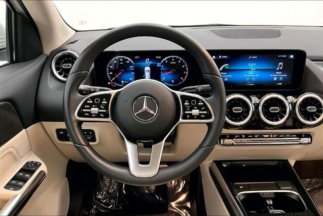 Photo of 2022 Polar White Mercedes-Benz GLA 250