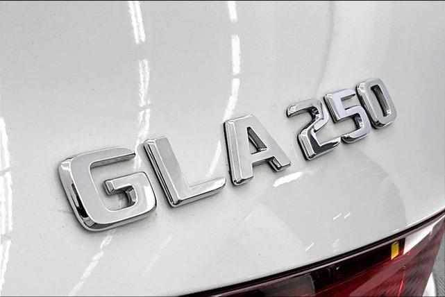 Photo of 2022 Polar White Mercedes-Benz GLA 250
