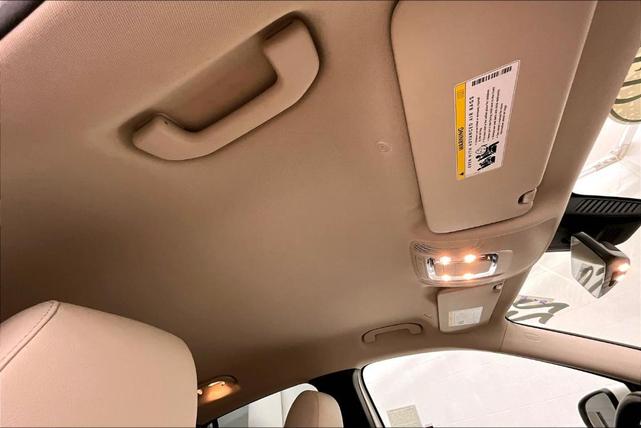Photo of 2022 Polar White Mercedes-Benz GLA 250