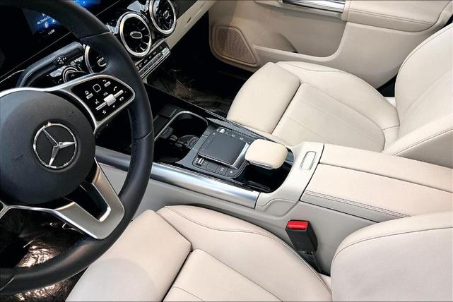 Photo of 2022 Polar White Mercedes-Benz GLA 250