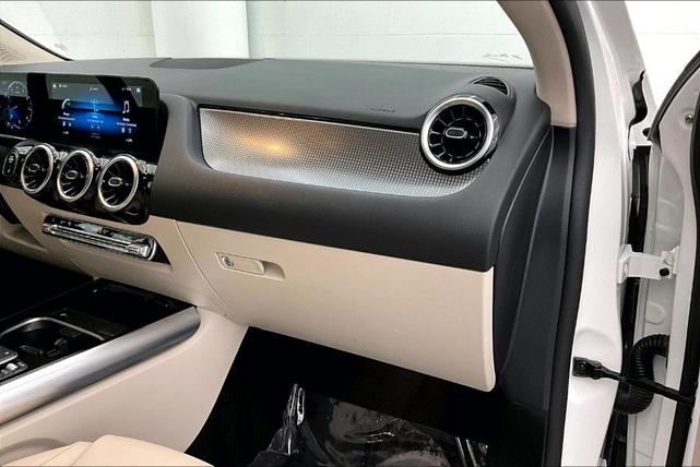 Photo of 2022 Polar White Mercedes-Benz GLA 250