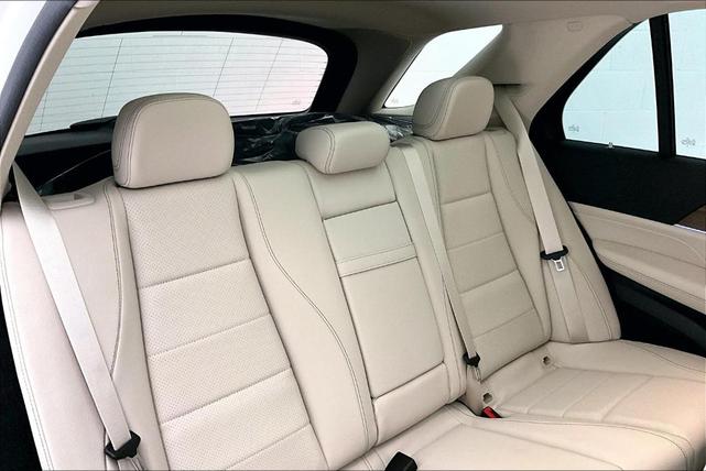 Photo of 2025 Polar White Mercedes-Benz GLE 350