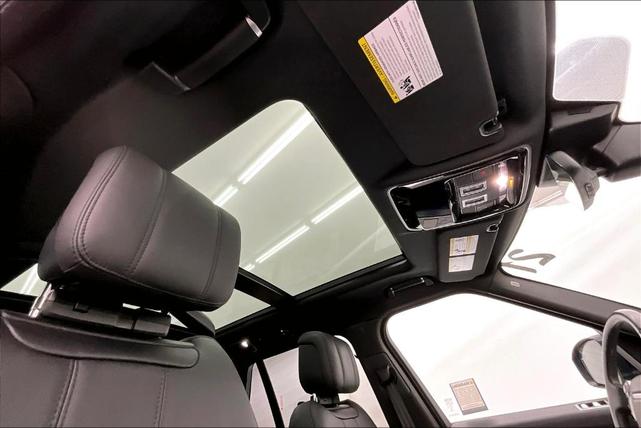 Photo of 2021 Santorini Black Land Rover Range Rover