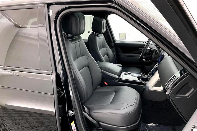 Photo of 2021 Santorini Black Land Rover Range Rover