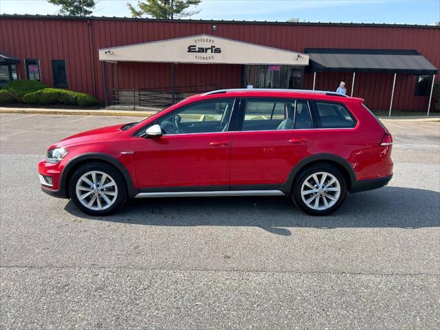 Photo of 2019 Tornado Red Volkswagen Golf Alltrack