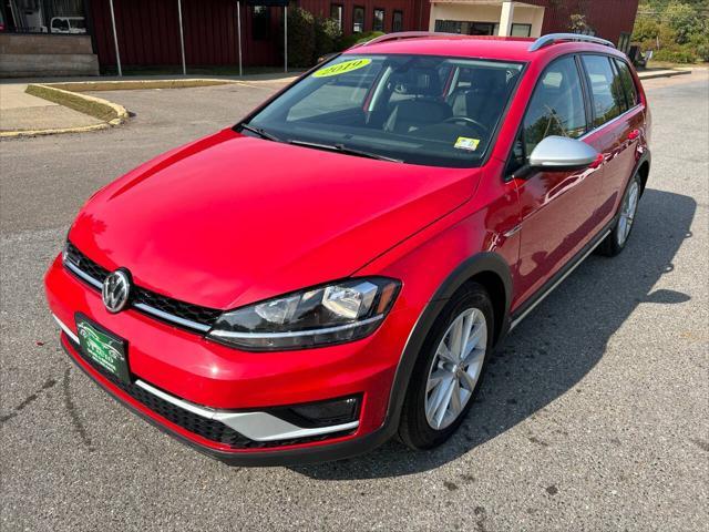 Photo of 2019 Tornado Red Volkswagen Golf Alltrack