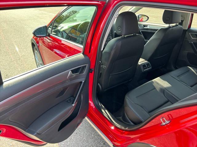 Photo of 2019 Tornado Red Volkswagen Golf Alltrack