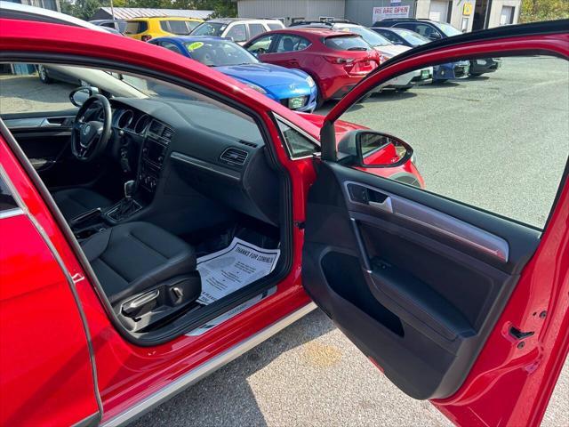 Photo of 2019 Tornado Red Volkswagen Golf Alltrack