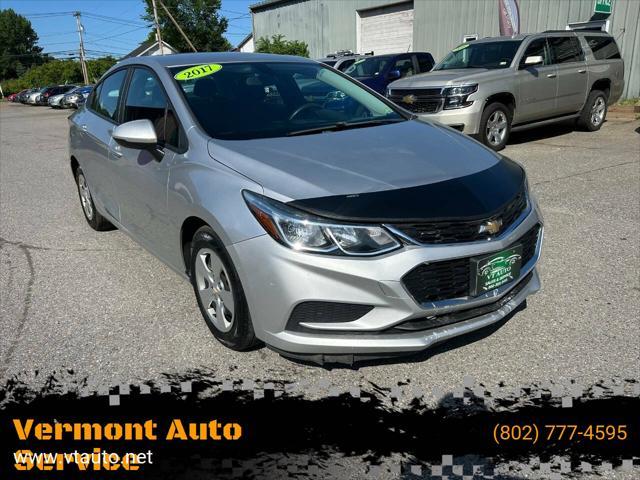 Photo of 2017 Silver Ice Metallic Chevrolet Cruze